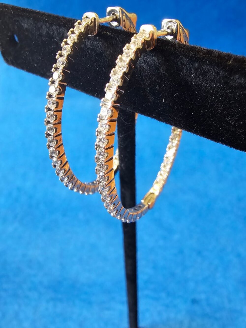 Earring - Picture 3 of 3